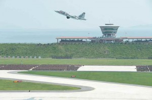 wonsan-runway-soldiers-2015-7-30