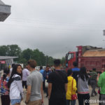 07-Tourists-and-truck-at-Rason-crossing-from-Hunchun